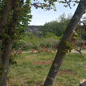  Hébergement de vacances Les Cypres France